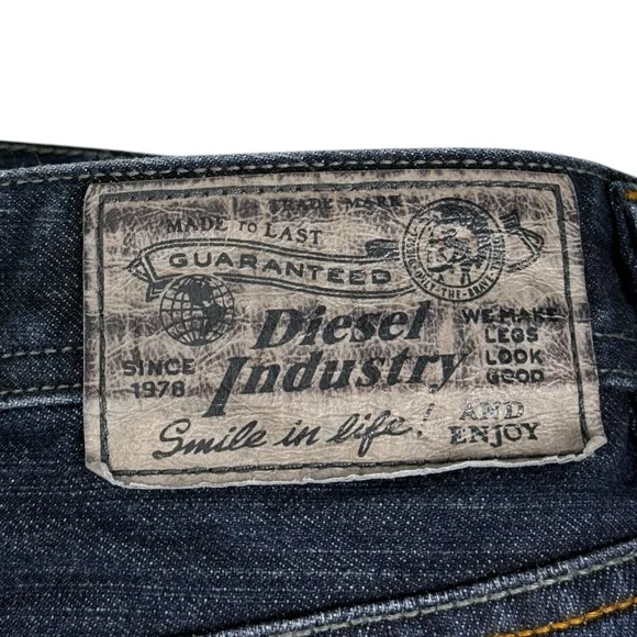 DIESEL Mens 38 X 32 Jeans Larkee Wash 0RUS7 Blue Regular Straight 100% Cotton